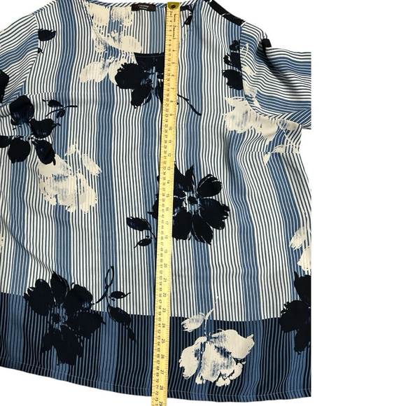 3/$15 item
Plus size blouse by Cocomo Woman - Picture 4 of 8